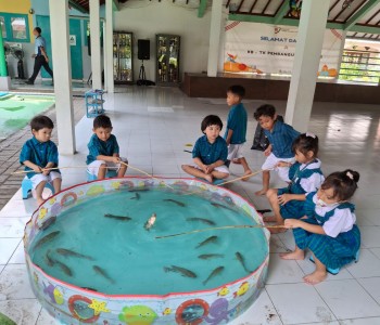 Awal Tema Imajinasi dan Kreativitasku